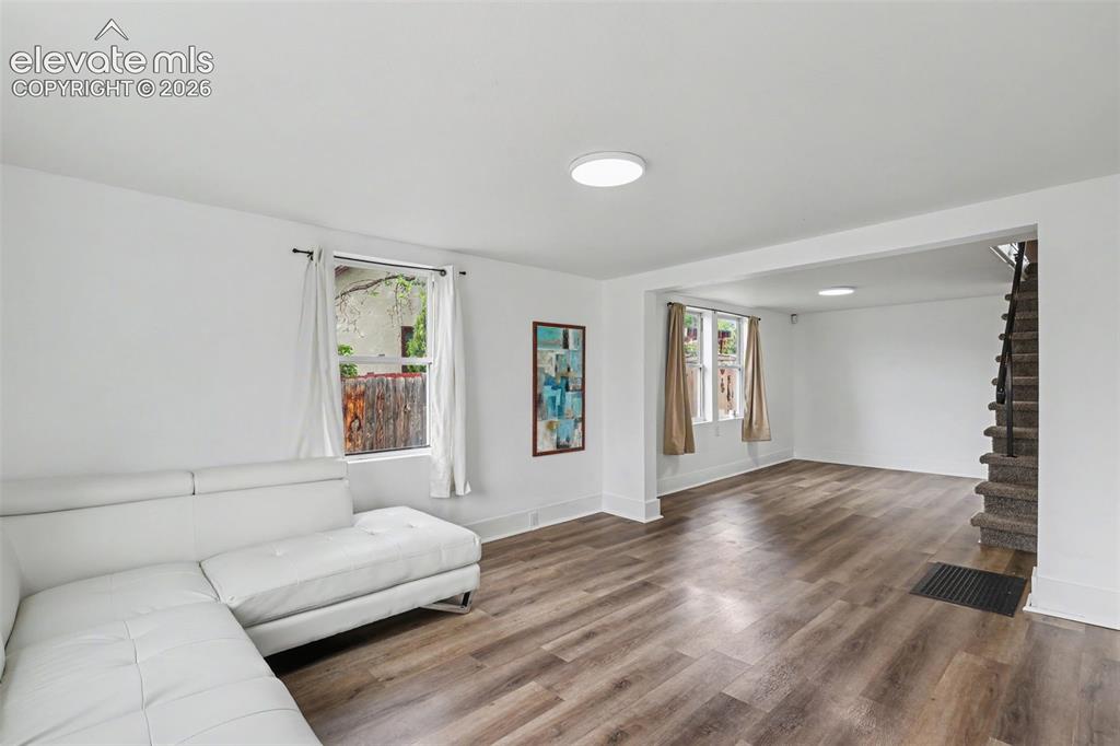 Image 11 of 44: Entrance Foyer