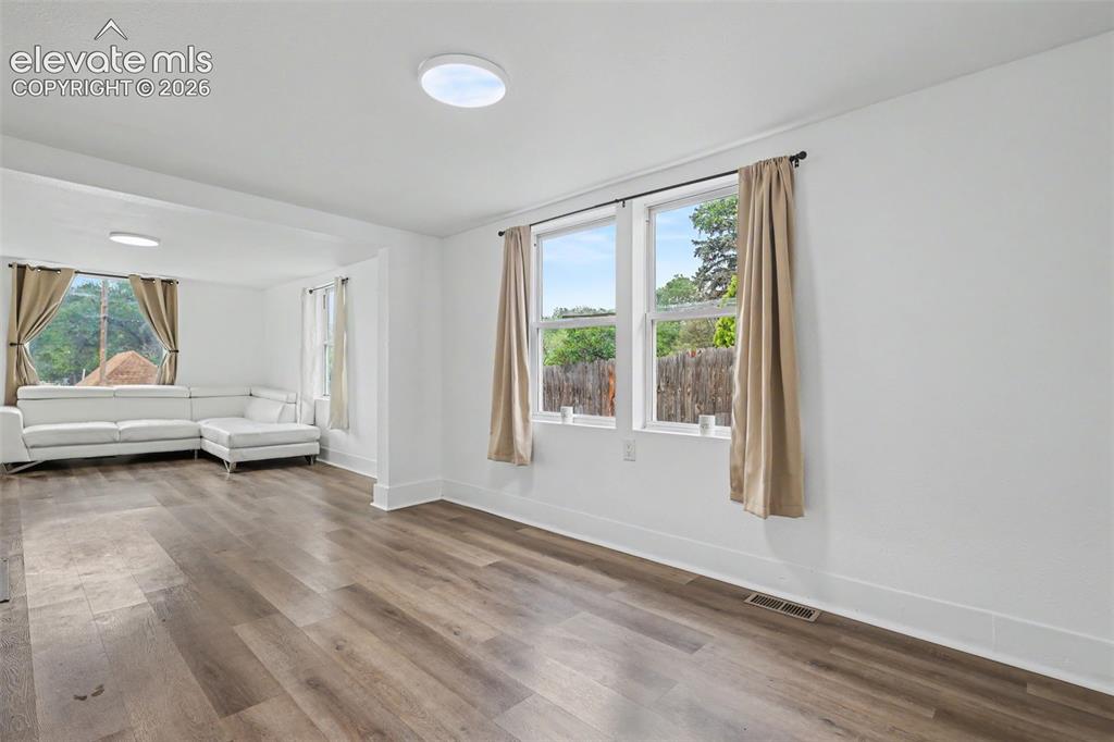 Image 15 of 44: Living Room