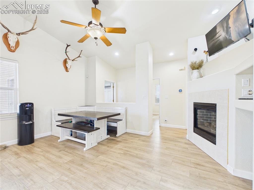 Image 13 of 44: Dining Area