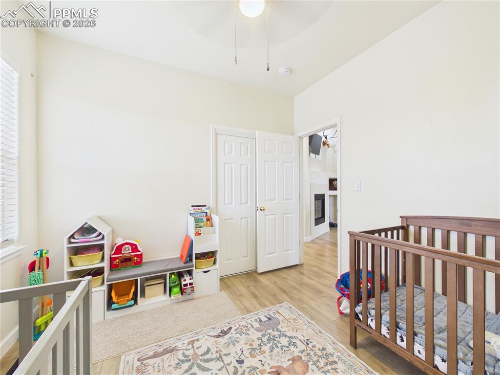 Image 21 of 44: Bedroom