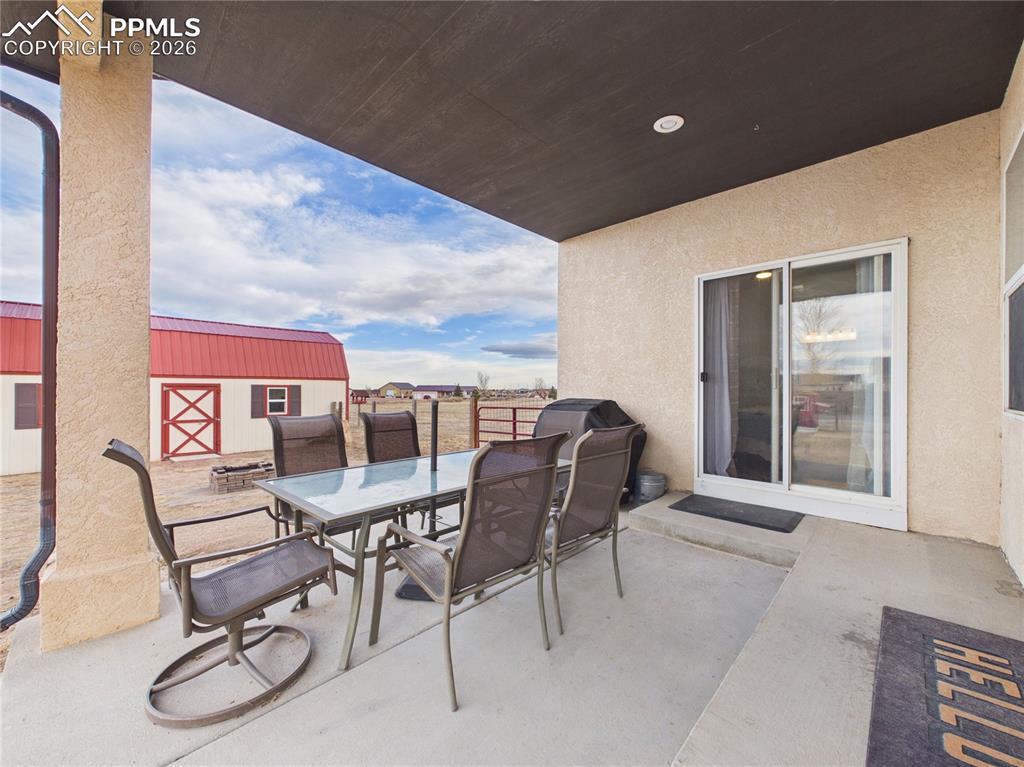 Image 35 of 44: Patio