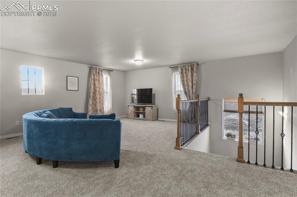 Image 18 of 42: Living Room