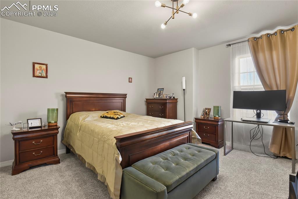 Image 29 of 42: Bedroom