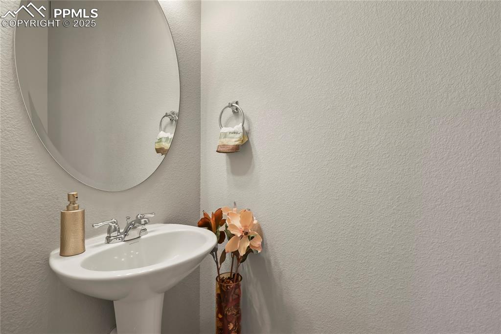 Image 8 of 42: Bathroom