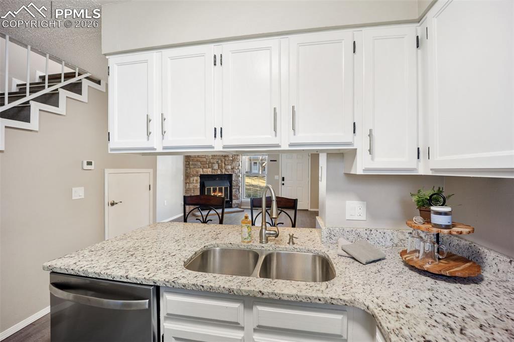 Image 12 of 41: Kitchen