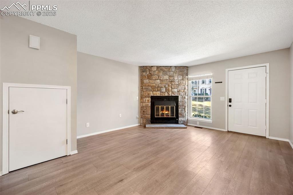 Image 7 of 41: Living Room