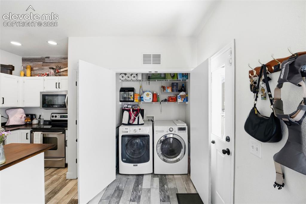 Image 15 of 40: Laundry