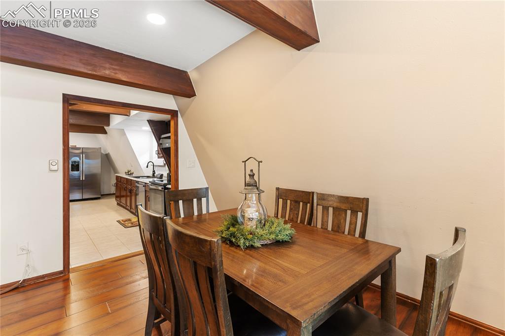 Image 11 of 48: Dining Area