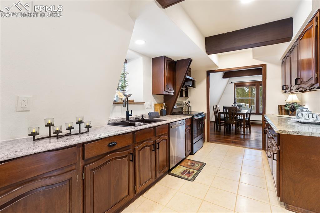 Image 13 of 48: Kitchen