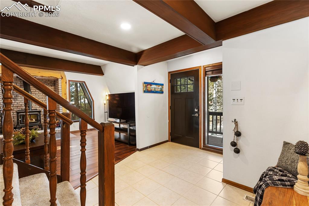 Image 19 of 48: Entry