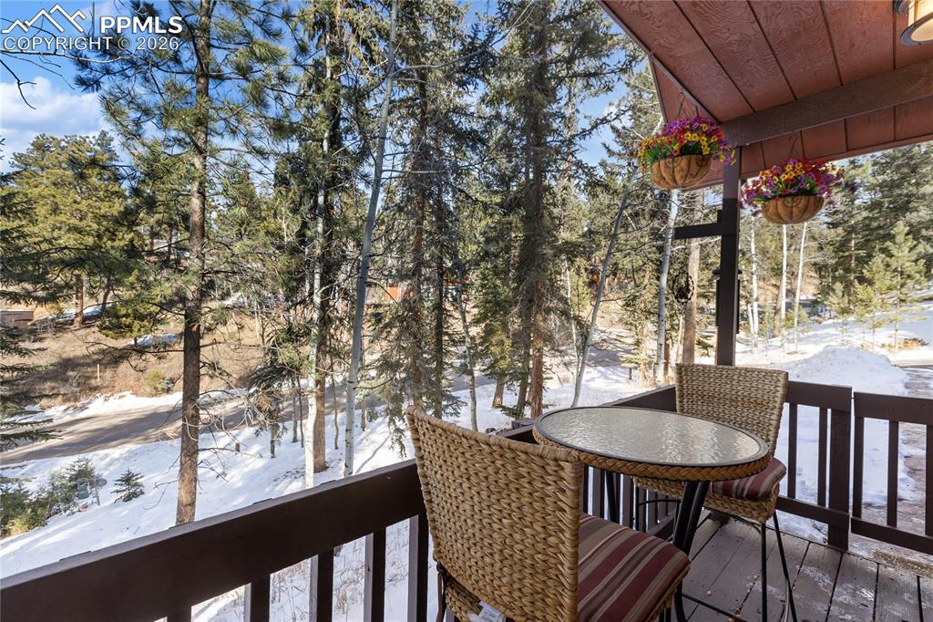 Image 33 of 48: Balcony