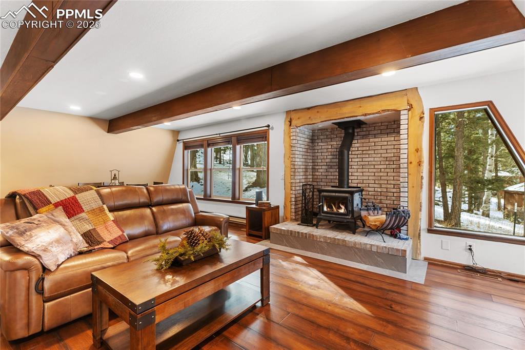 Image 4 of 48: Living Room