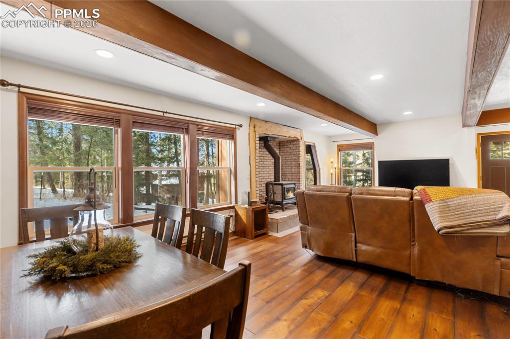 Image 9 of 48: Dining Area