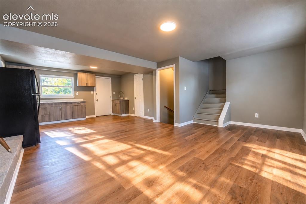 Image 19 of 29: Living Room