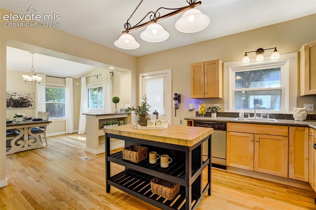 Image 8 of 48: Kitchen