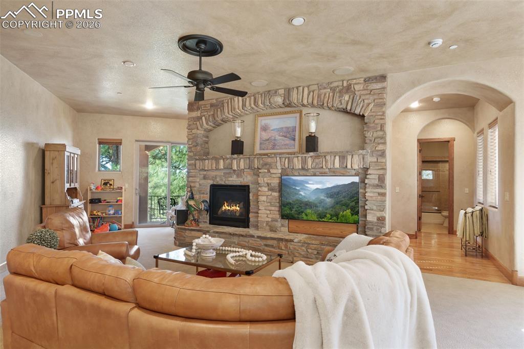 Image 30 of 50: Living Room