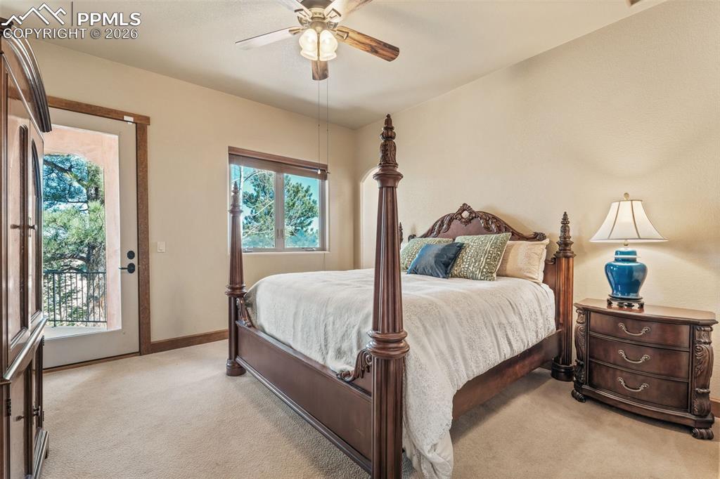 Image 34 of 50: Bedroom