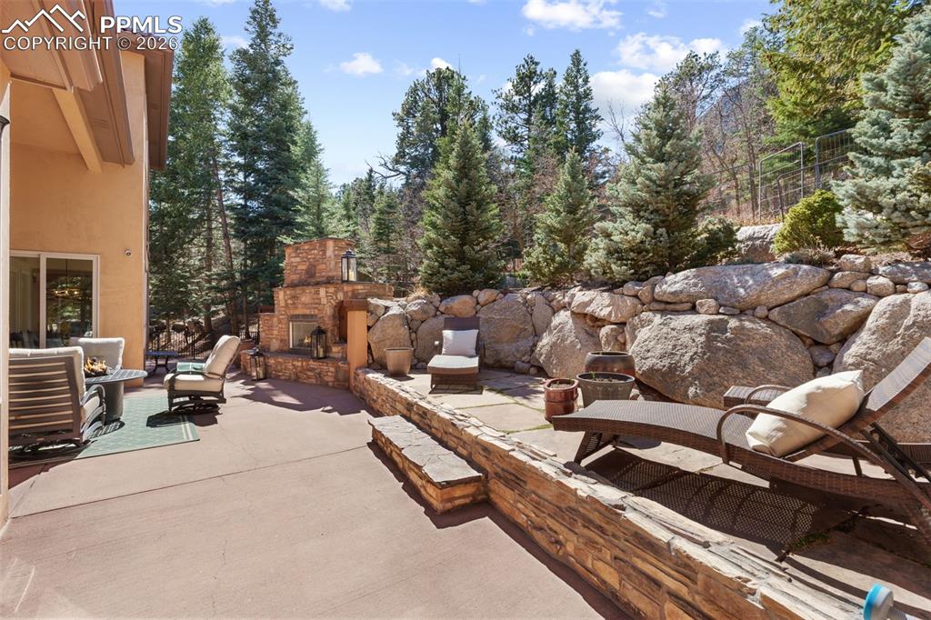 Image 43 of 50: Patio