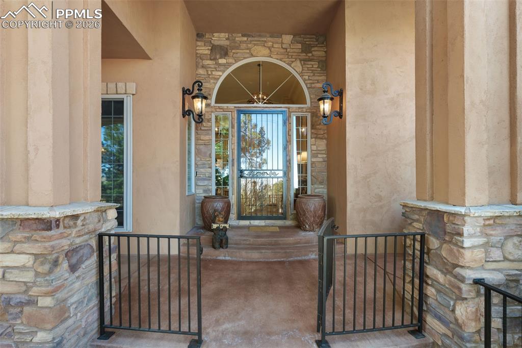 Image 7 of 50: Entry