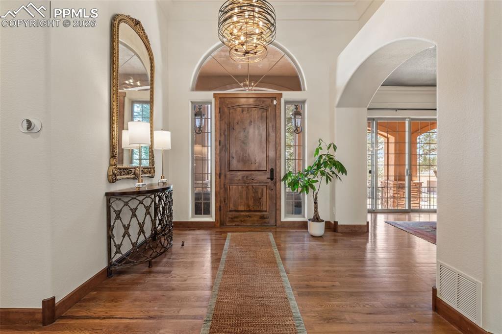 Image 8 of 50: Entry