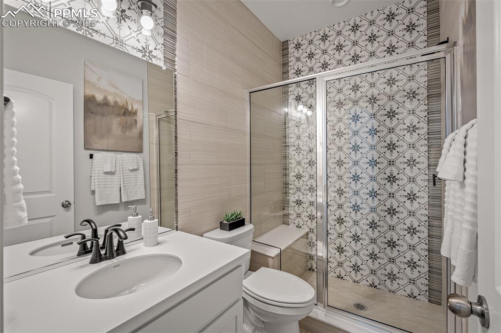 Image 30 of 49: Bathroom