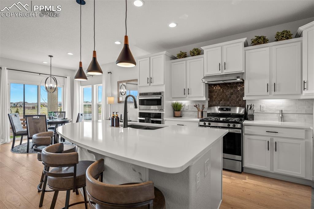 Image 5 of 49: Kitchen