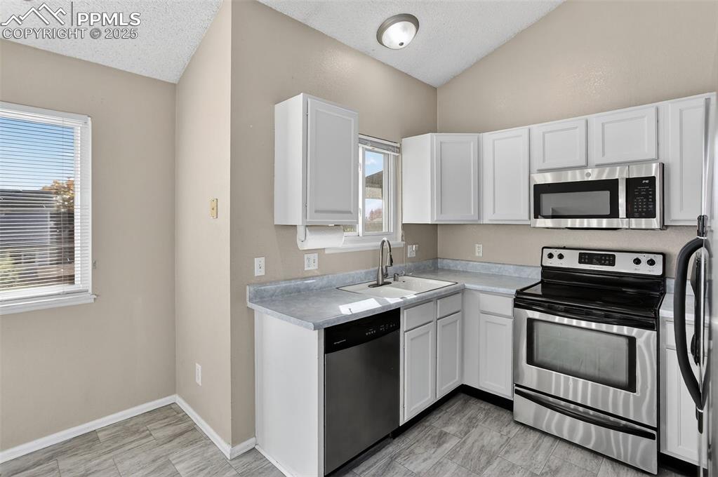 Image 11 of 37: Kitchen