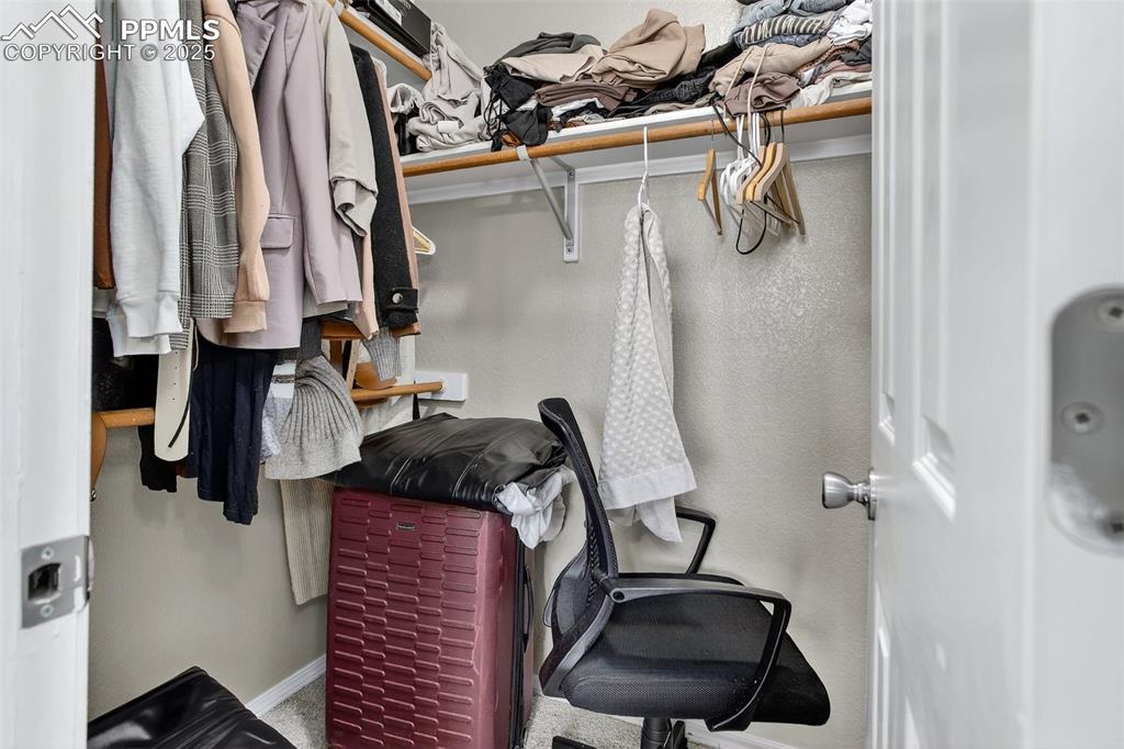 Image 22 of 37: Closet