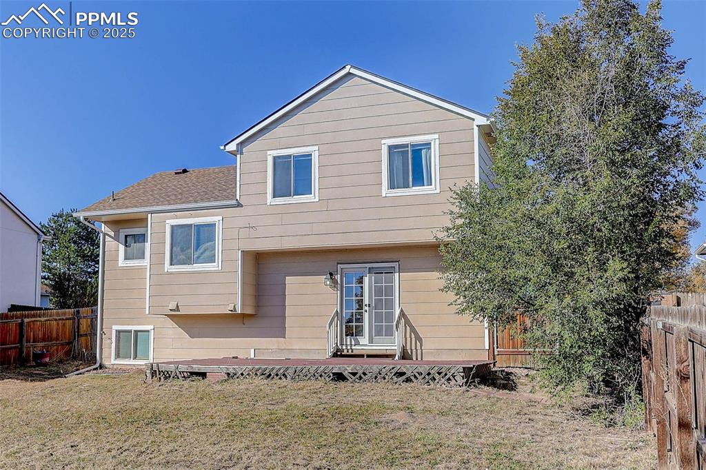 Image 31 of 37: Back of Structure