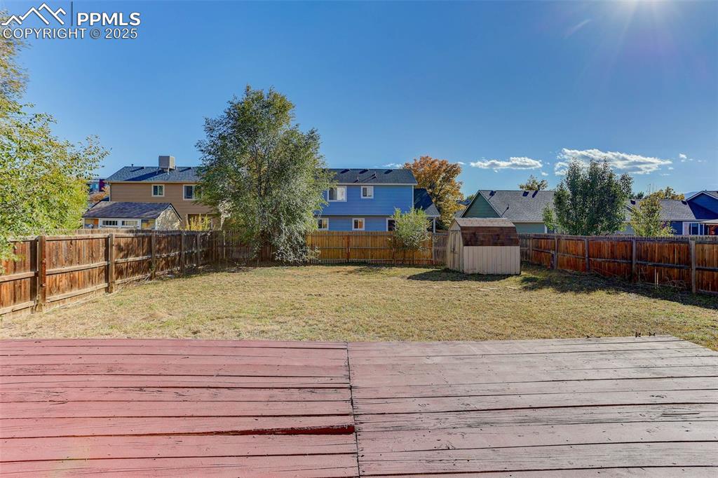 Image 34 of 37: Deck