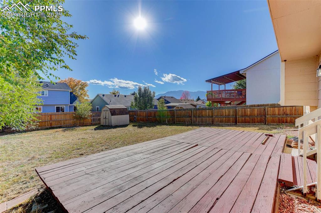 Image 35 of 37: Deck