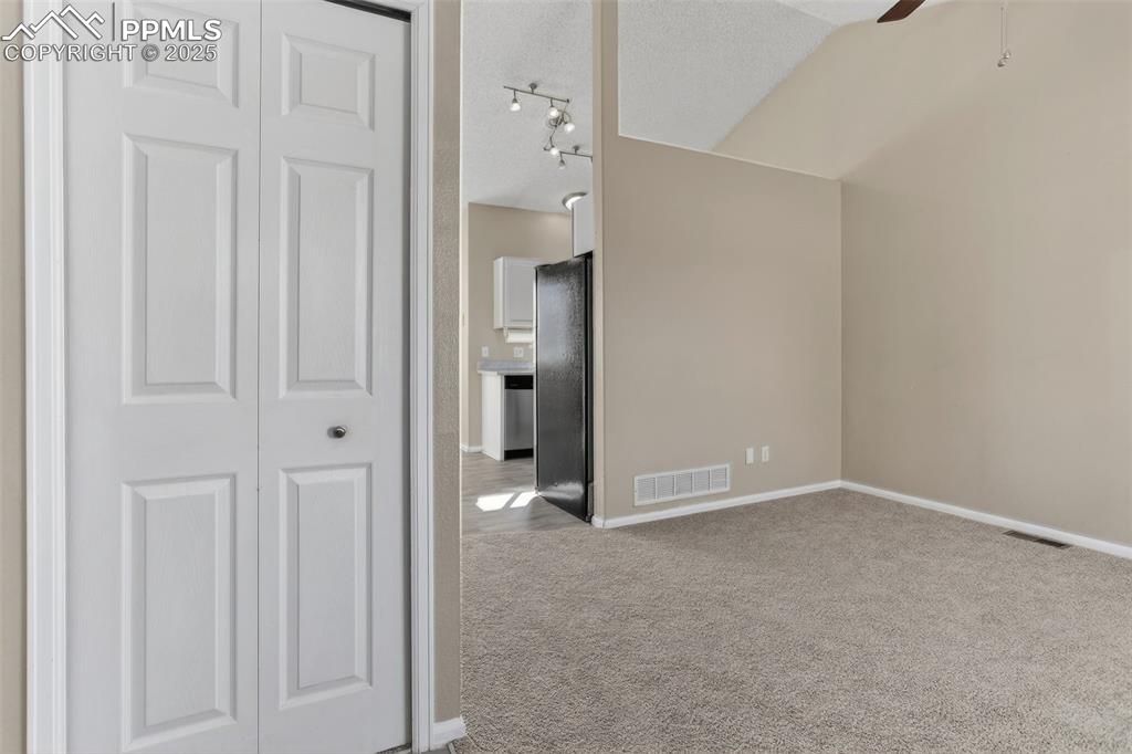 Image 4 of 37: Bonus Room