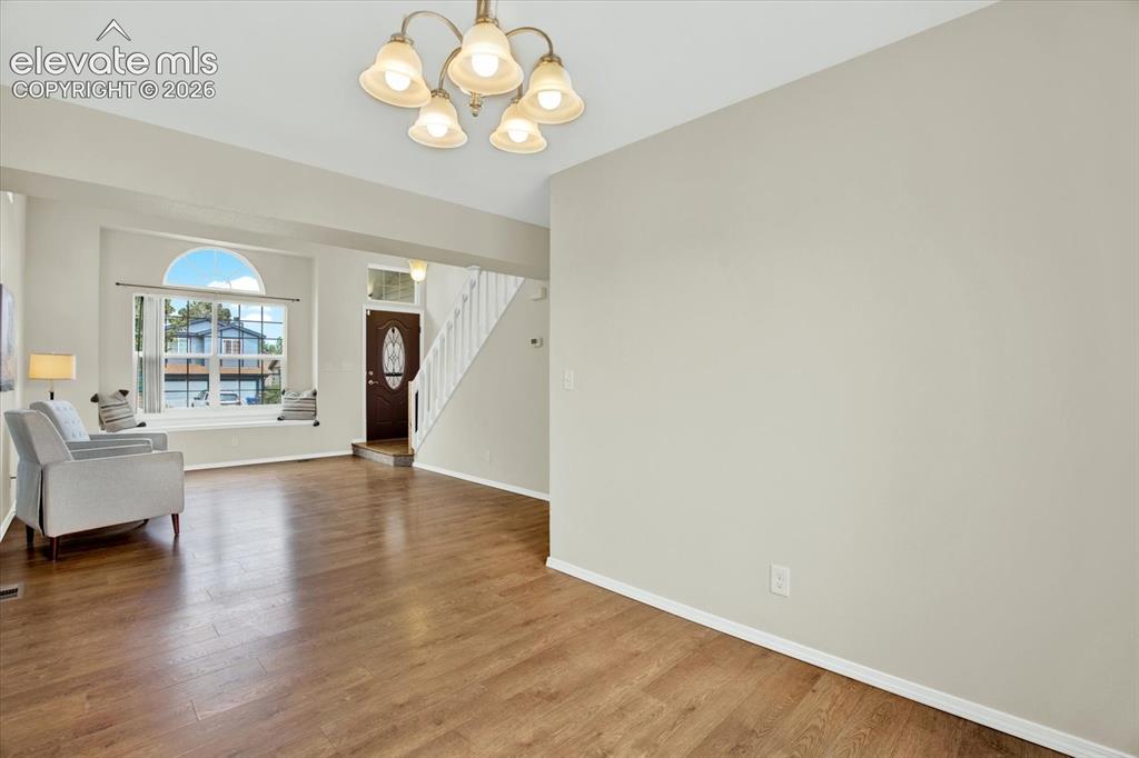 Image 14 of 43: Dining Room