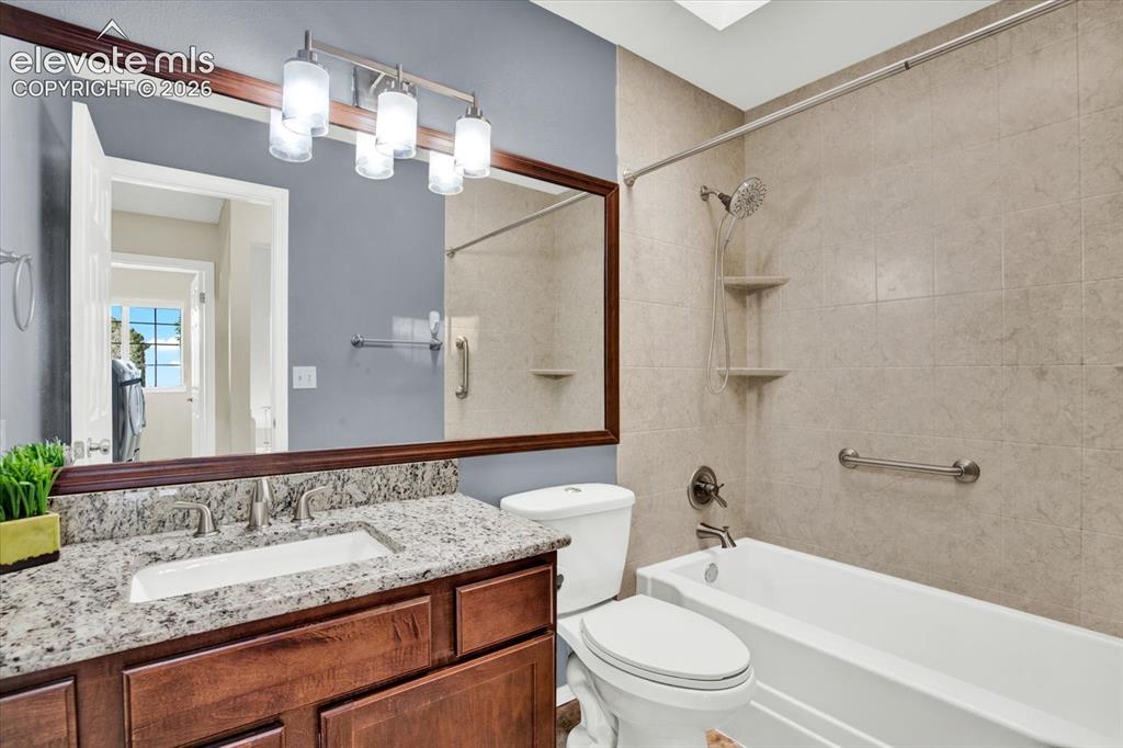 Image 26 of 43: Bathroom