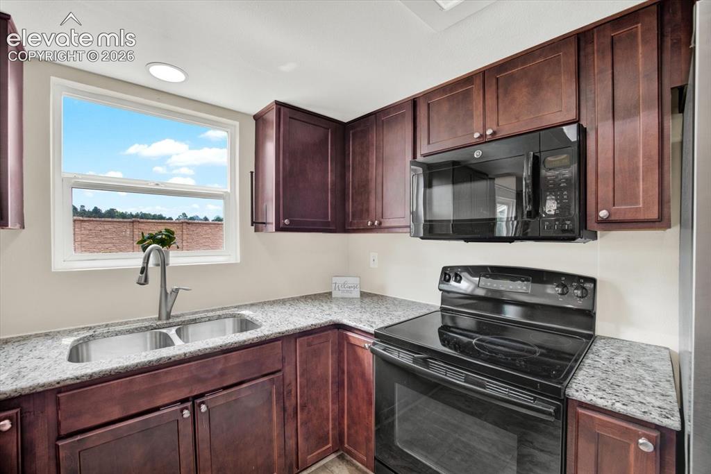 Image 6 of 43: Kitchen