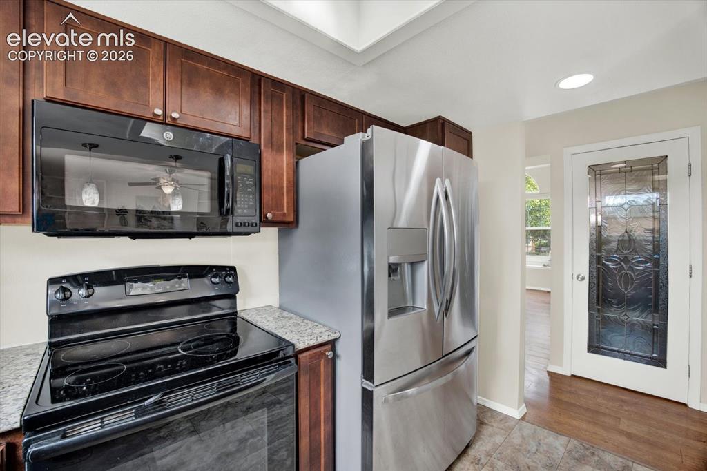 Image 8 of 43: Kitchen