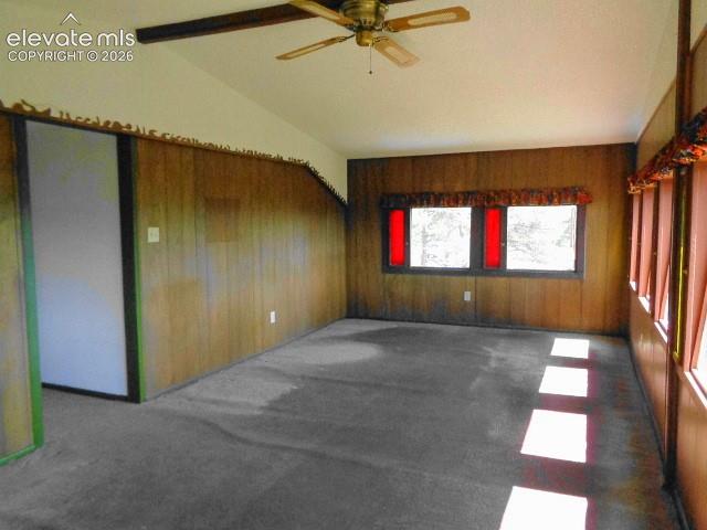 Image 21 of 33: Family Room