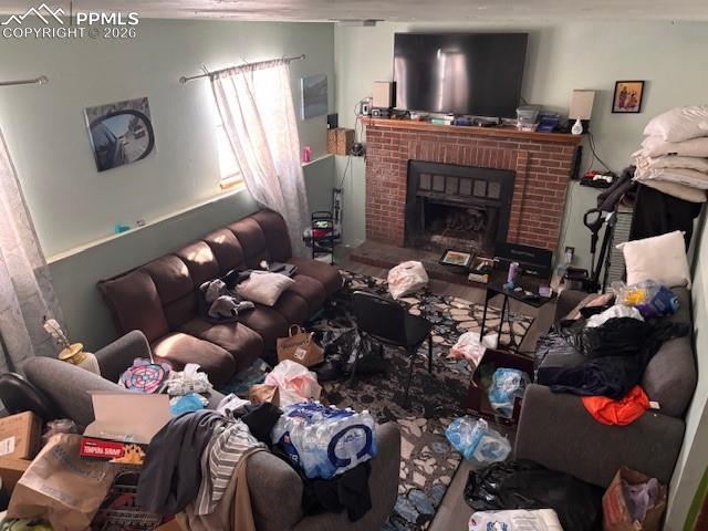 Image 8 of 12: Living Room