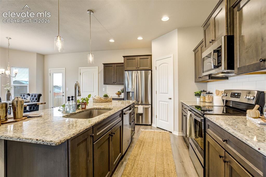 Image 13 of 49: Kitchen