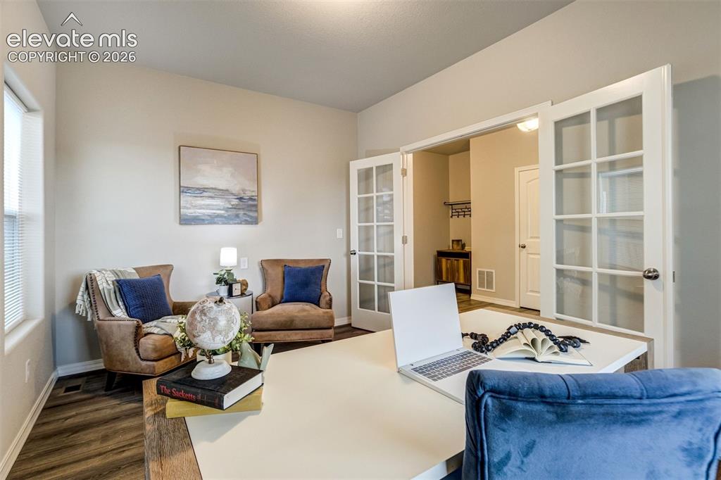 Image 16 of 49: Office