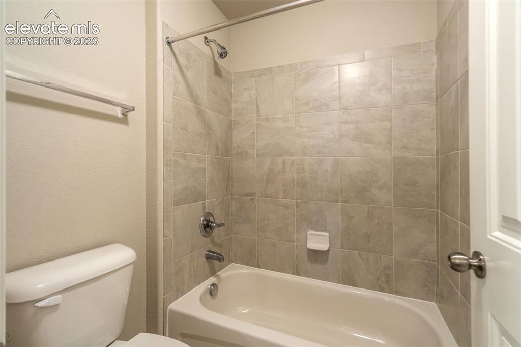 Image 37 of 49: Bathroom