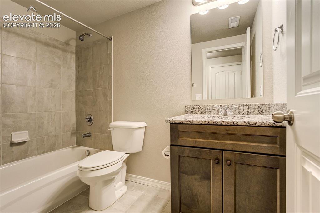 Image 43 of 49: Bathroom