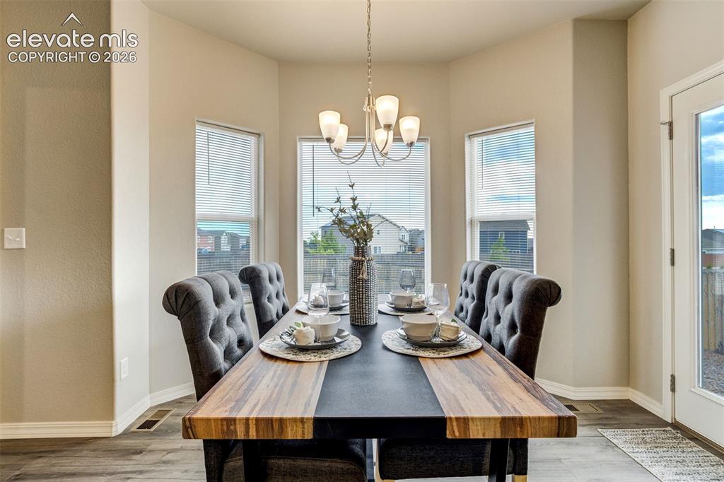 Image 8 of 49: Dining Area