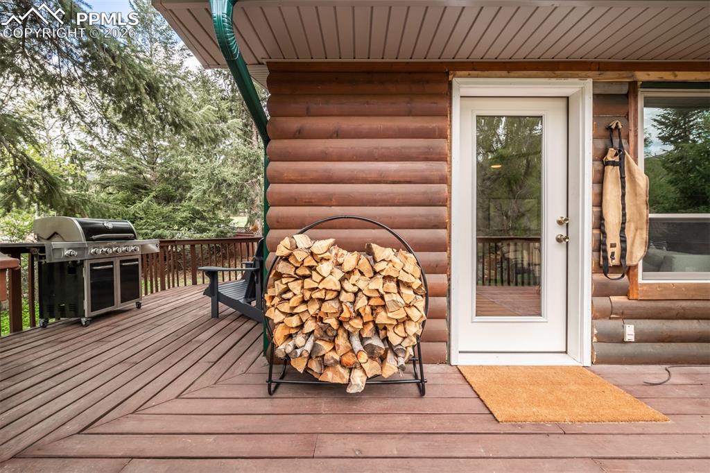 Image 46 of 50: Entry