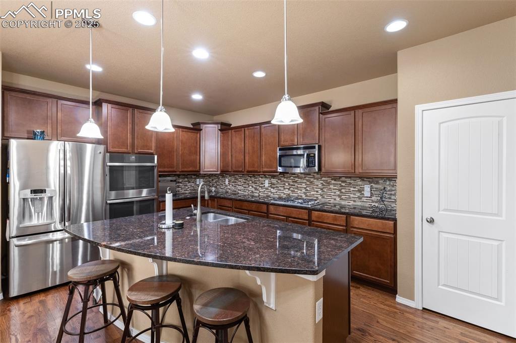 Image 10 of 37: Kitchen