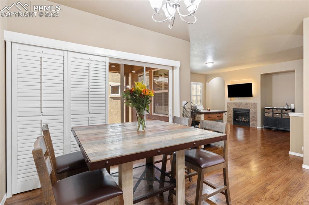 Image 13 of 37: Dining Area