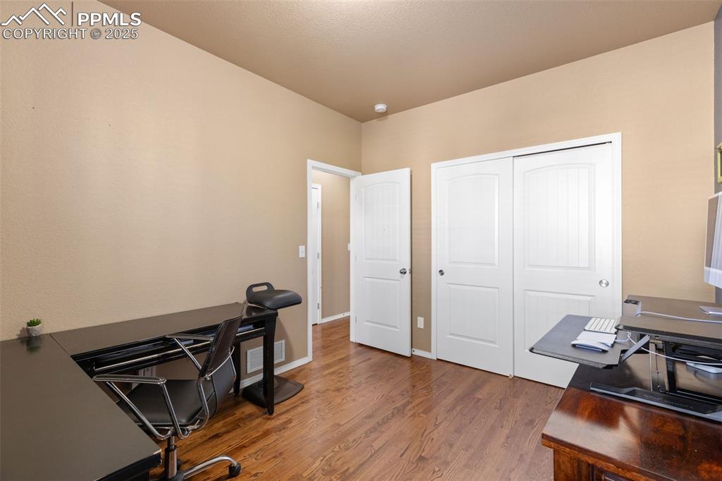 Image 20 of 37: Office