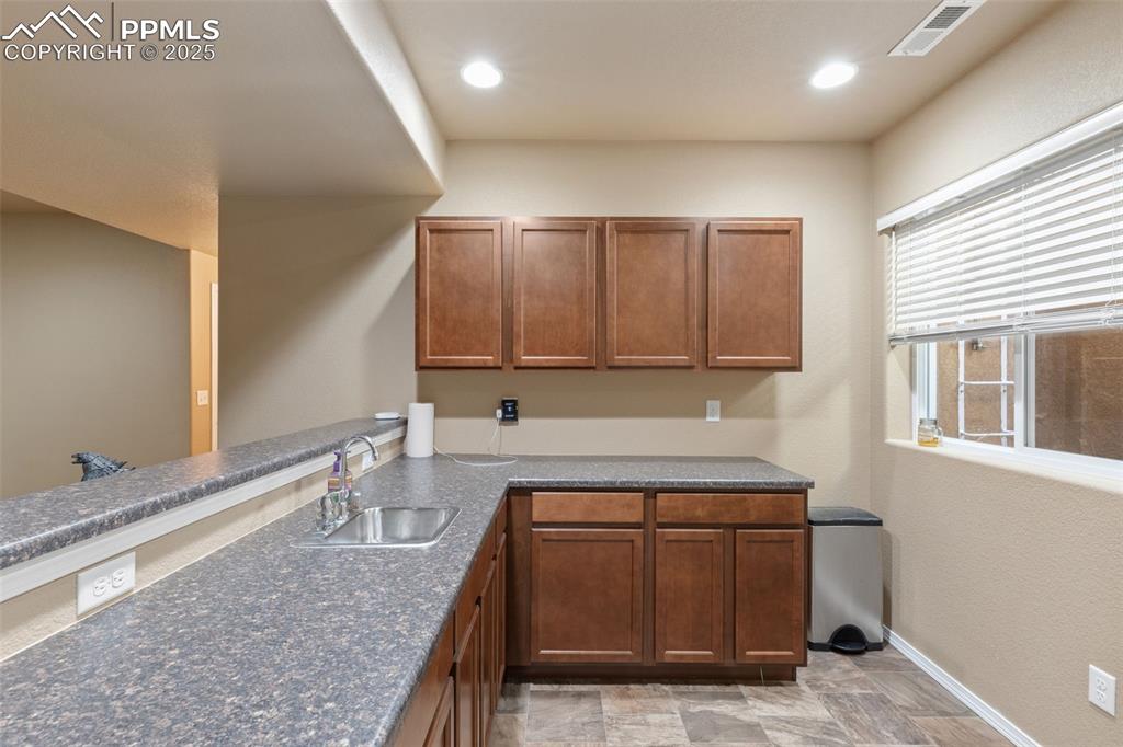 Image 29 of 37: Kitchen