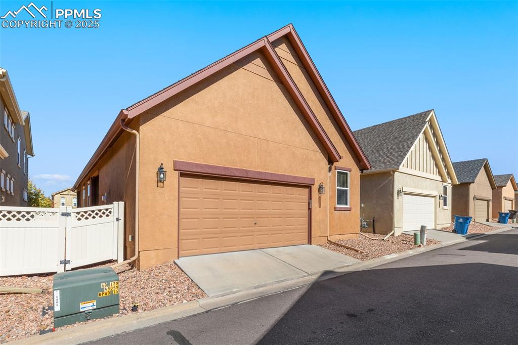 Image 33 of 37: Back of Structure