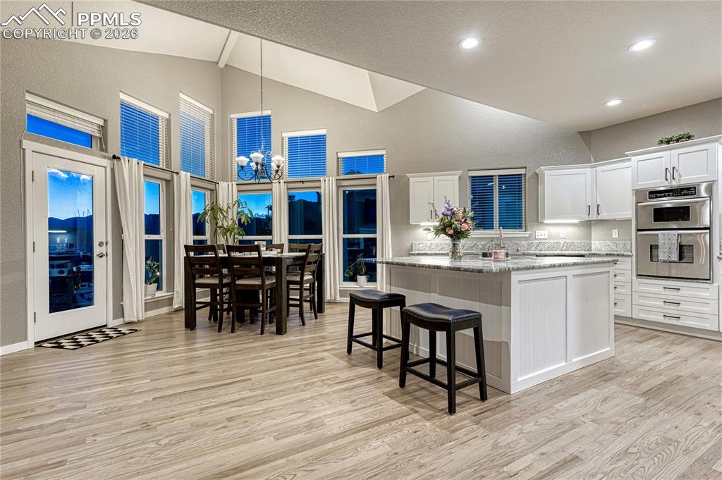 Image 13 of 40: Kitchen